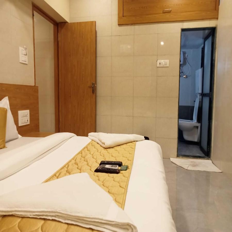 Hotel New Sarah Inn, Andheri West มุมไบ ภายนอก รูปภาพ
