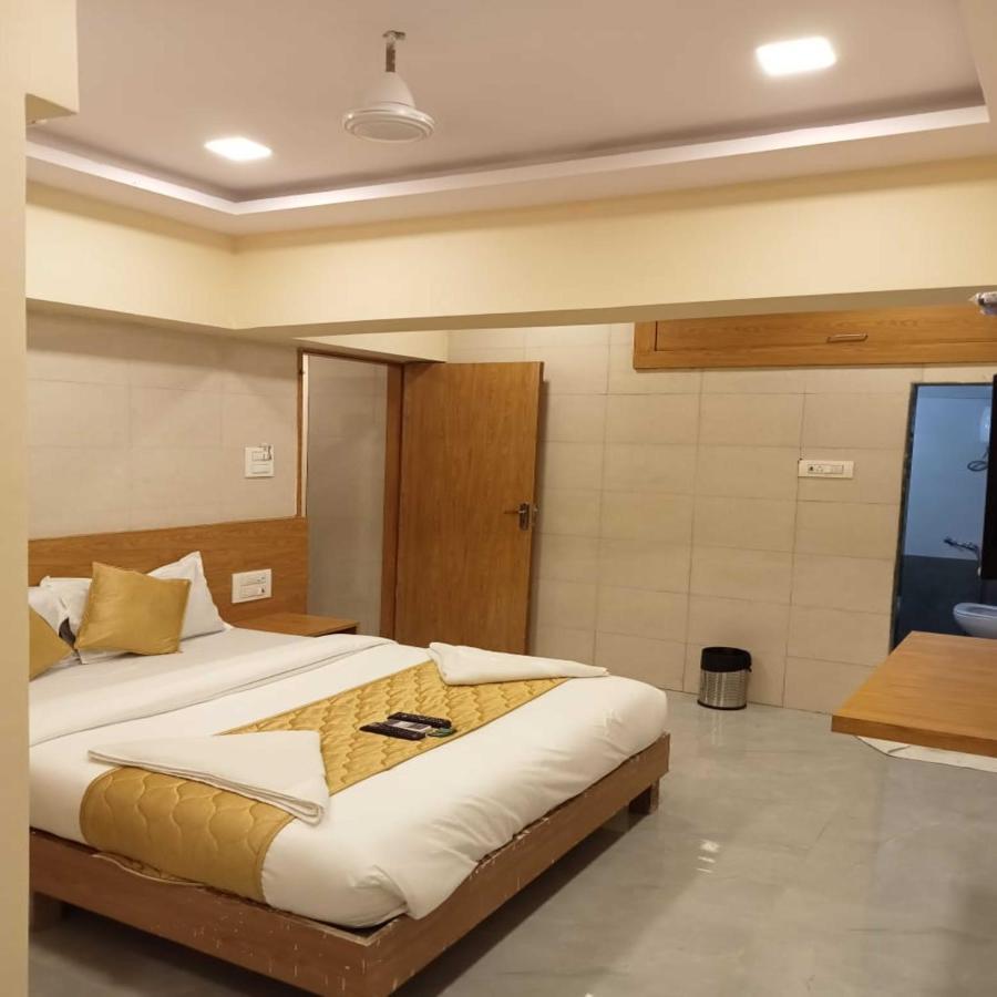Hotel New Sarah Inn, Andheri West มุมไบ ภายนอก รูปภาพ