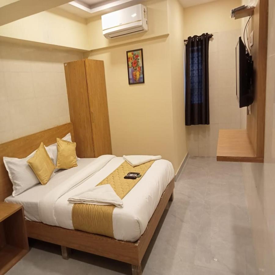 Hotel New Sarah Inn, Andheri West มุมไบ ภายนอก รูปภาพ